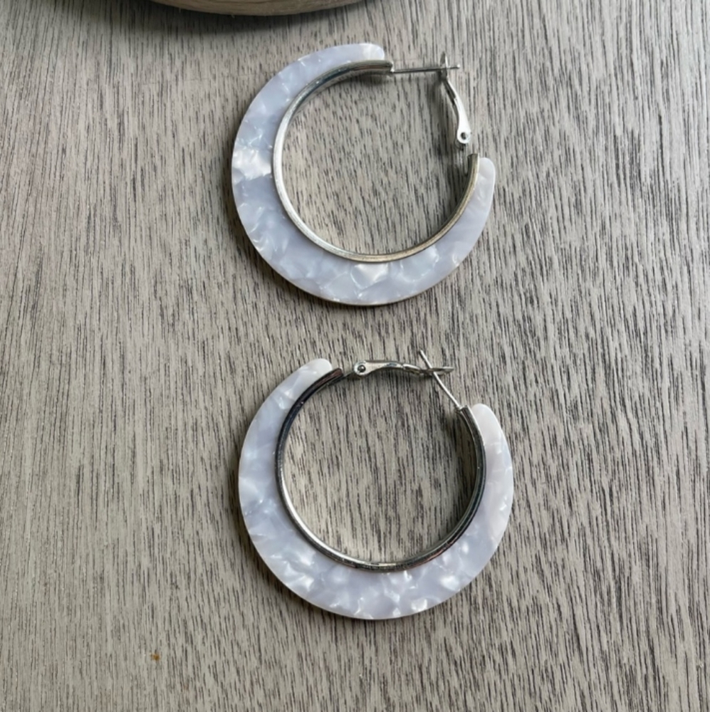 Light Gray and White Marbled Acrylic Earrings! - Picture 3 of 6